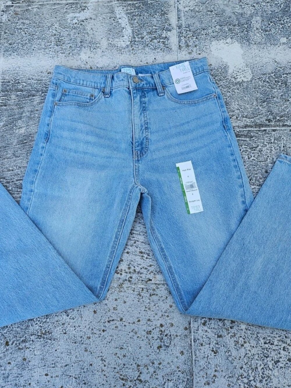 Time and Tru Women Jeans Light Wash Blue Denim Jeans Straight Leg Size 8 NWT